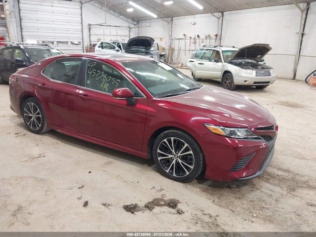 2018 TOYOTA CAMRY SE - 1