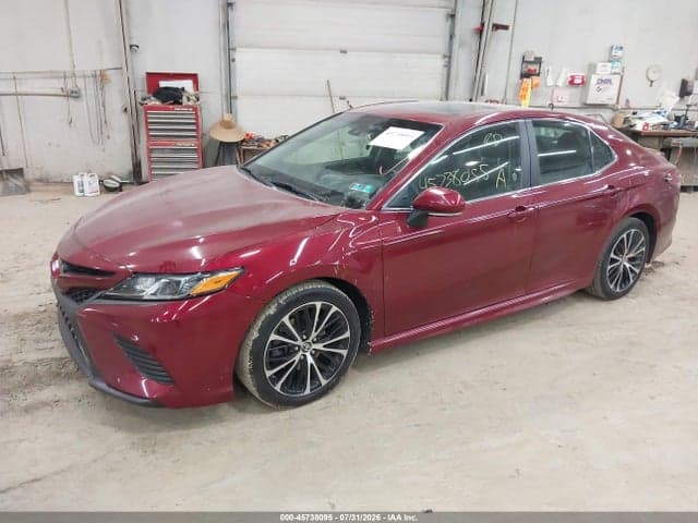 2018 TOYOTA CAMRY SE 2