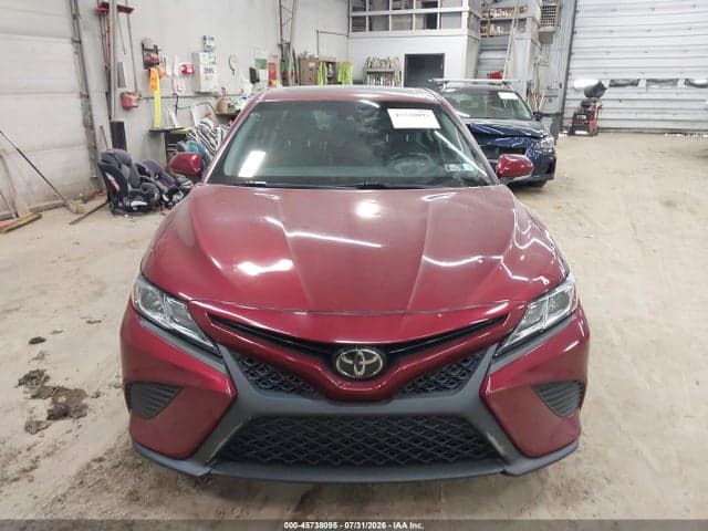 2018 TOYOTA CAMRY SE 12