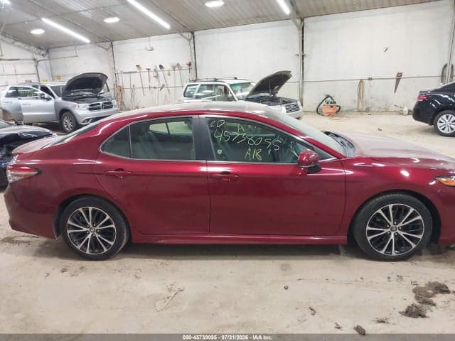 2018 TOYOTA CAMRY SE 13