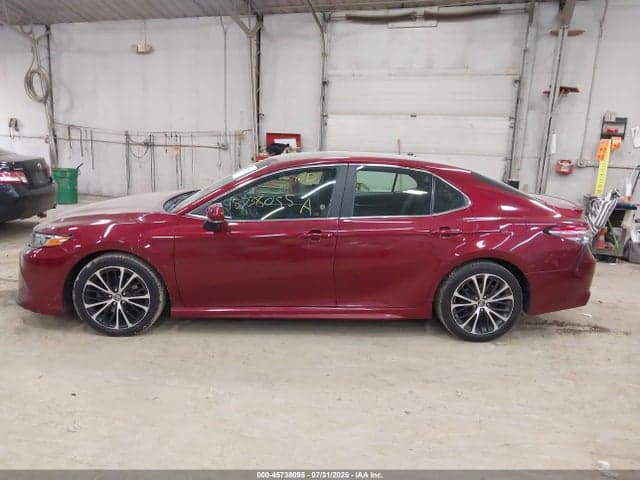 2018 TOYOTA CAMRY SE 14