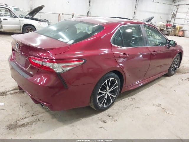 2018 TOYOTA CAMRY SE 4