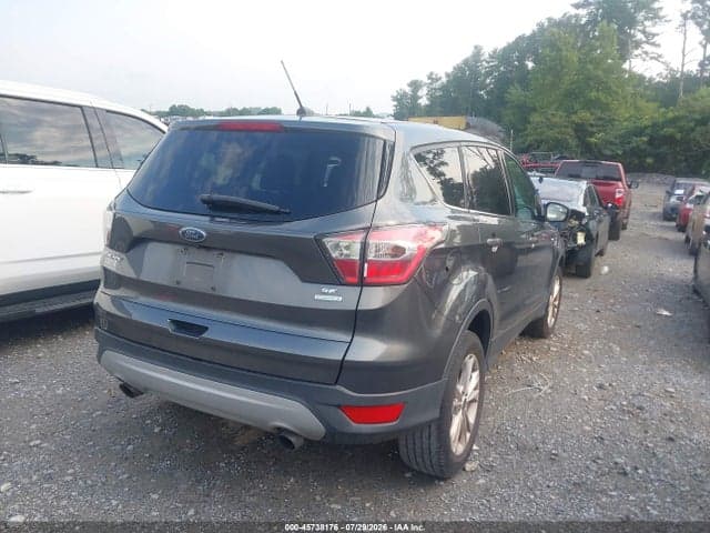 2017 FORD ESCAPE SE 4