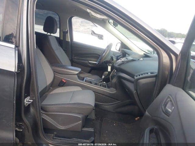 2017 FORD ESCAPE SE 5