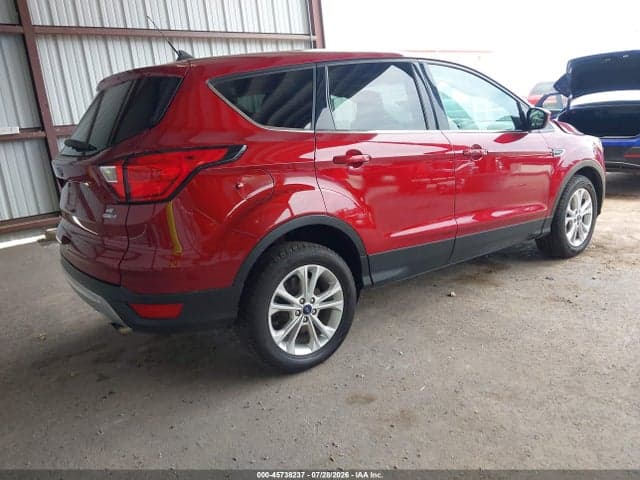 2019 FORD ESCAPE SE 4
