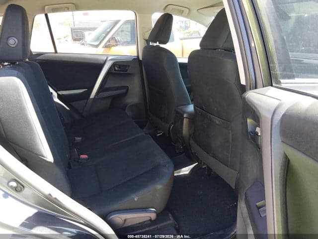 2017 TOYOTA RAV4 LE 8