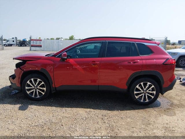 2024 TOYOTA COROLLA CROSS XLE 14
