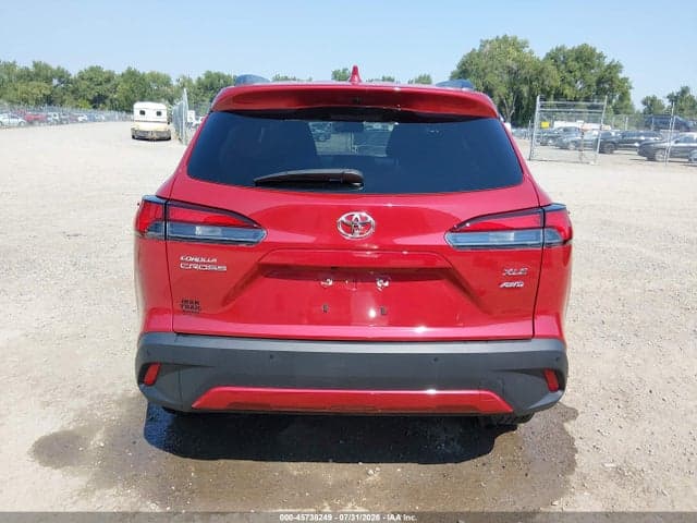 2024 TOYOTA COROLLA CROSS XLE 16