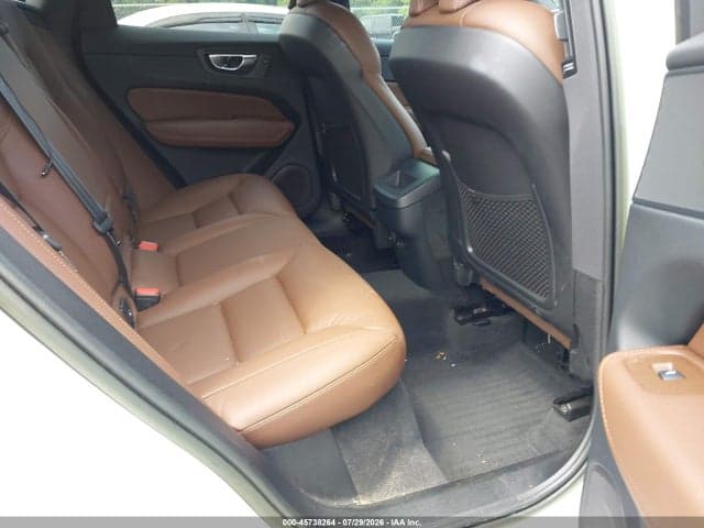 2023 VOLVO XC60 B5 PLUS BRIGHT THEME 8