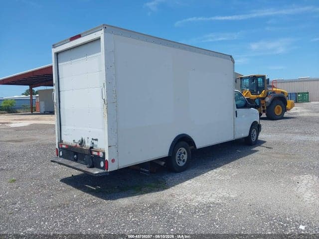 2017 GMC SAVANA CUTAWAY WORK VAN 4