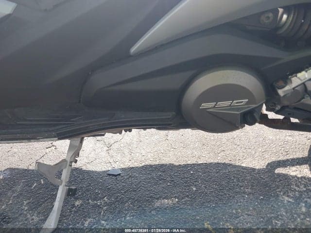 2022 KYMCO USA INC AK 550 9