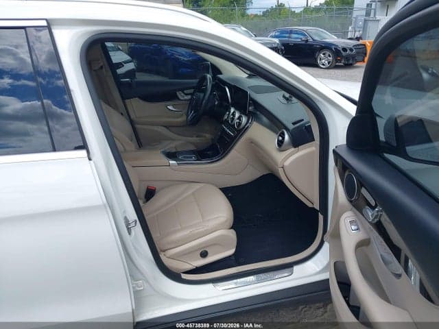 2020 MERCEDES-BENZ GLC 300 5