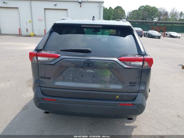 2024 TOYOTA RAV4 XLE 17