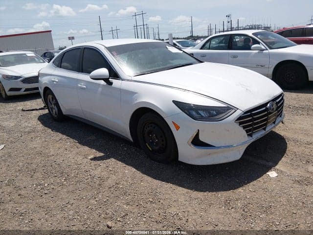 2022 HYUNDAI SONATA SE 1