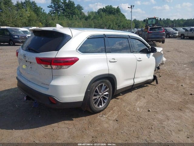 2019 TOYOTA HIGHLANDER XLE 4