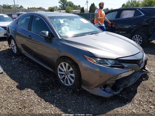 2018 TOYOTA CAMRY LE 1