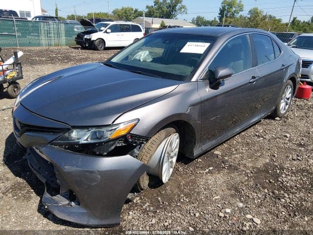 2018 TOYOTA CAMRY LE 2