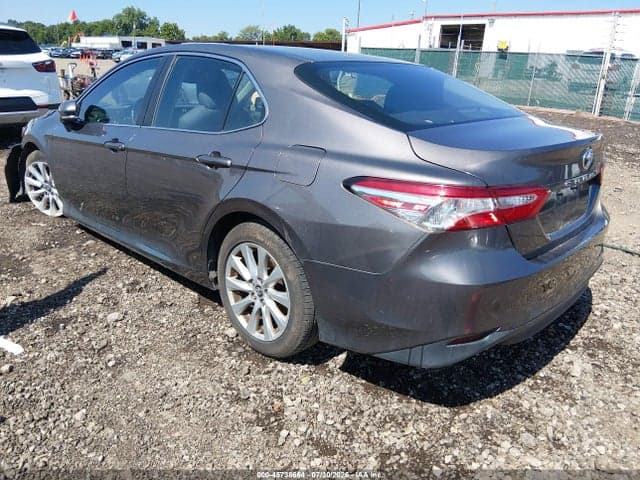 2018 TOYOTA CAMRY LE 3