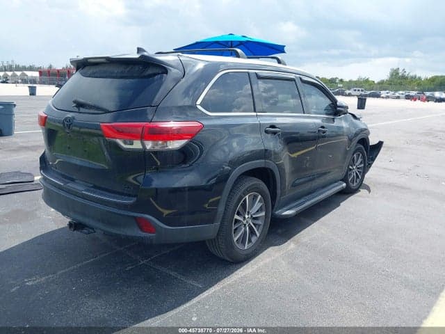 2019 TOYOTA HIGHLANDER XLE 4