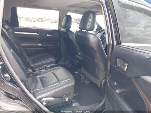 2019 TOYOTA HIGHLANDER XLE 8