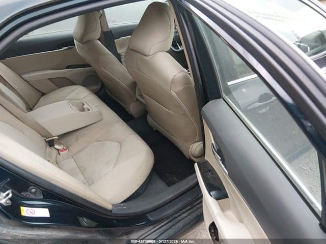 2018 TOYOTA CAMRY HYBRID LE 8