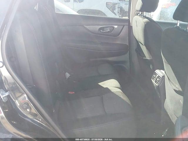 2017 NISSAN ROGUE SV 8