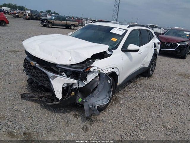 2025 CHEVROLET TRAX FWD LT 2