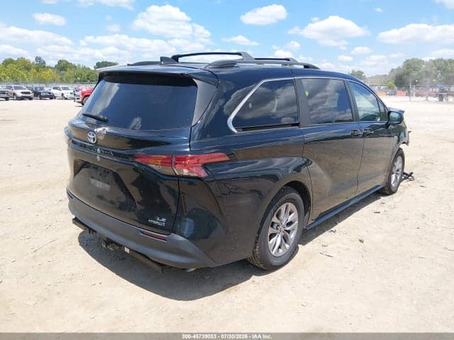 2022 TOYOTA SIENNA LE 4