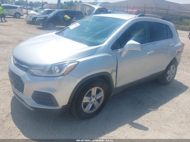 2020 CHEVROLET TRAX FWD LT 2