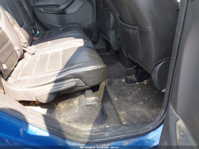 2017 FORD ESCAPE TITANIUM 8