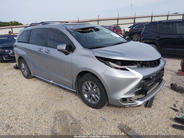 2024 TOYOTA SIENNA XLE - 1