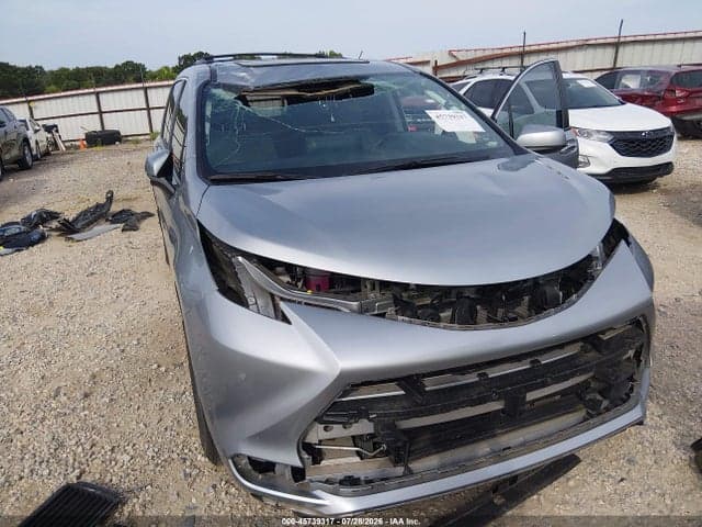 2024 TOYOTA SIENNA XLE 6