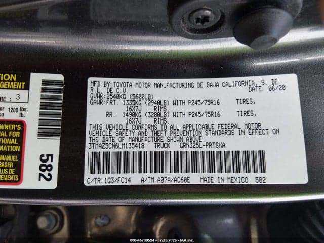 2020 TOYOTA TACOMA SR5 V6 9