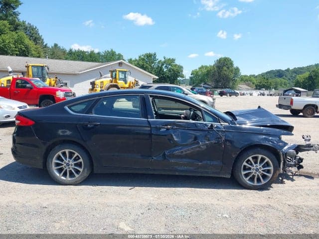 2017 FORD FUSION SE 13
