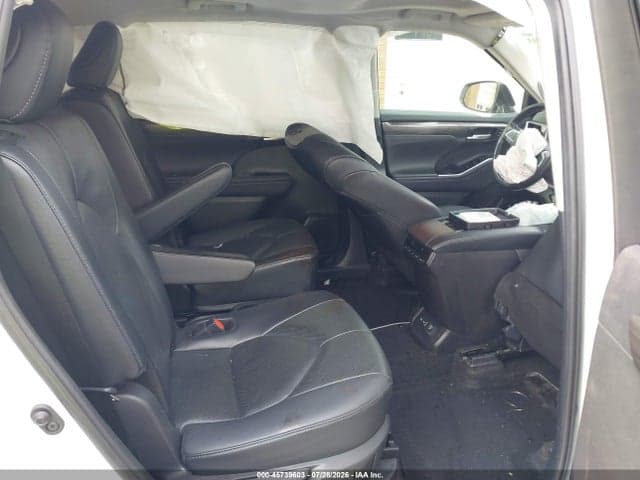 2024 TOYOTA HIGHLANDER HYBRID LIMITED 8