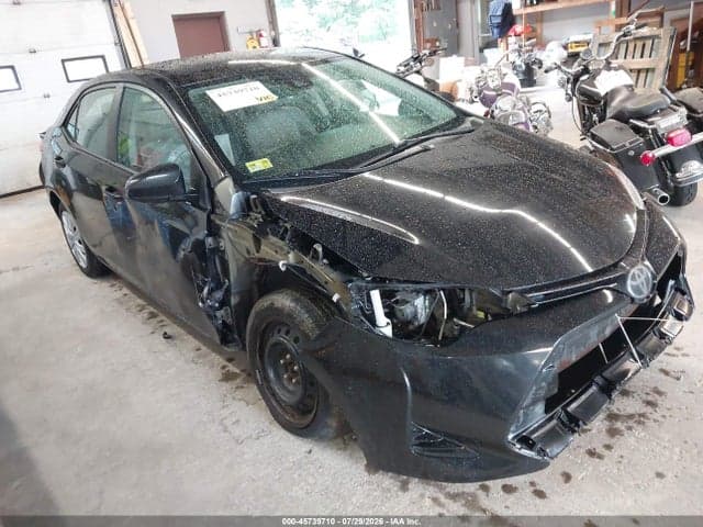 2017 TOYOTA COROLLA LE 1