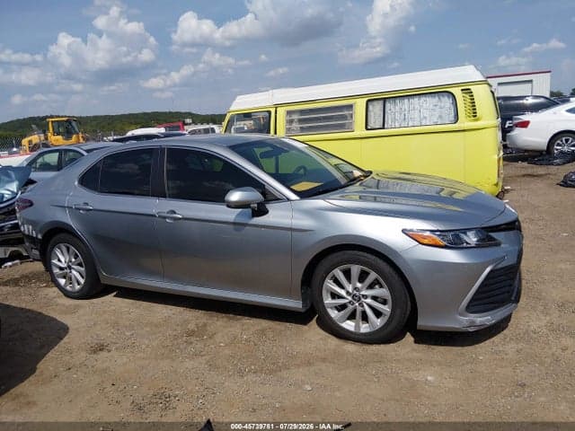 2022 TOYOTA CAMRY LE 14