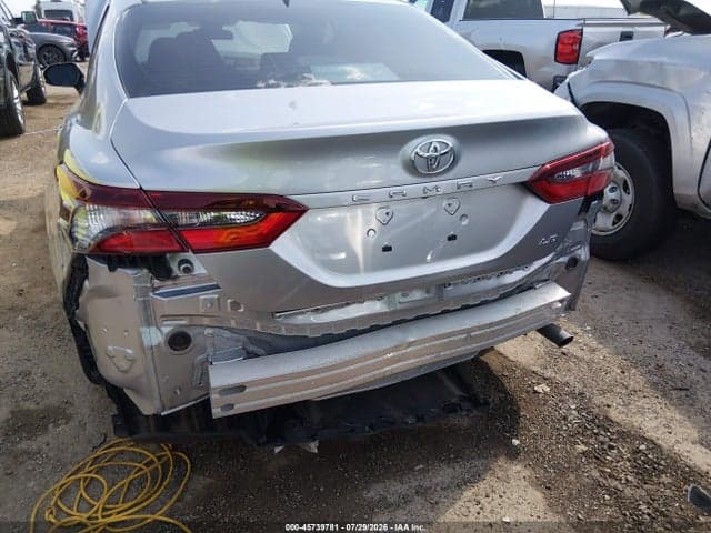 2022 TOYOTA CAMRY LE 6