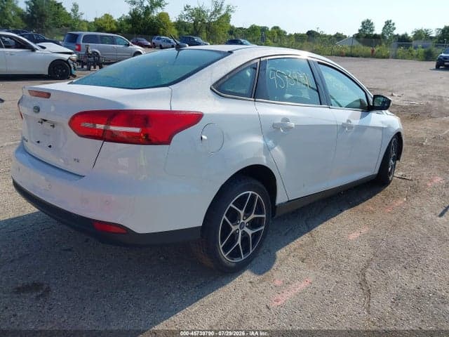 2017 FORD FOCUS SE 4