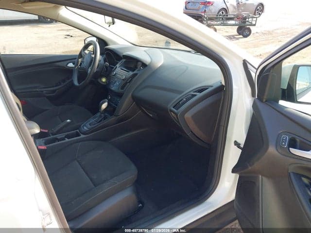 2017 FORD FOCUS SE 5