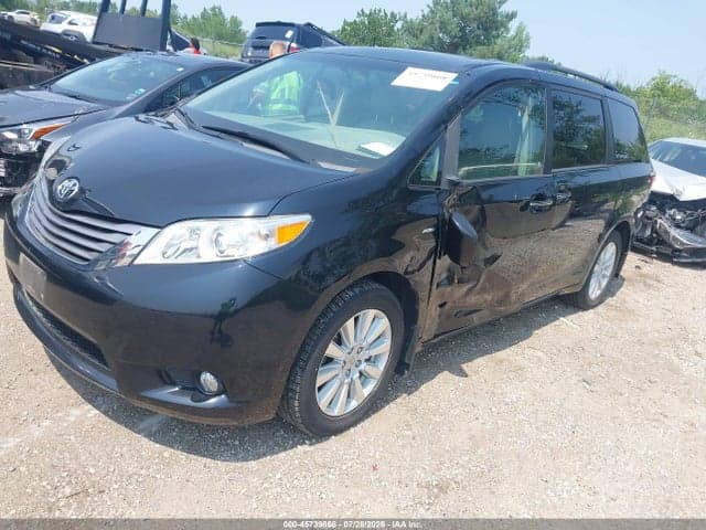 2017 TOYOTA SIENNA XLE 7 PASSENGER 2