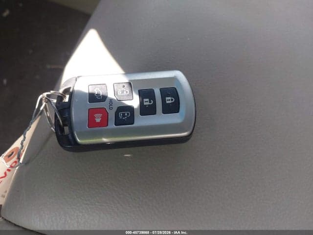 2017 TOYOTA SIENNA XLE 7 PASSENGER 11