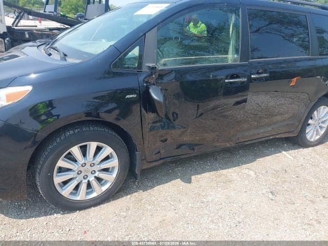 2017 TOYOTA SIENNA XLE 7 PASSENGER 6