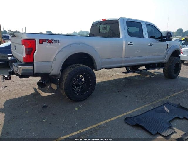 2017 FORD F-350 LARIAT 4