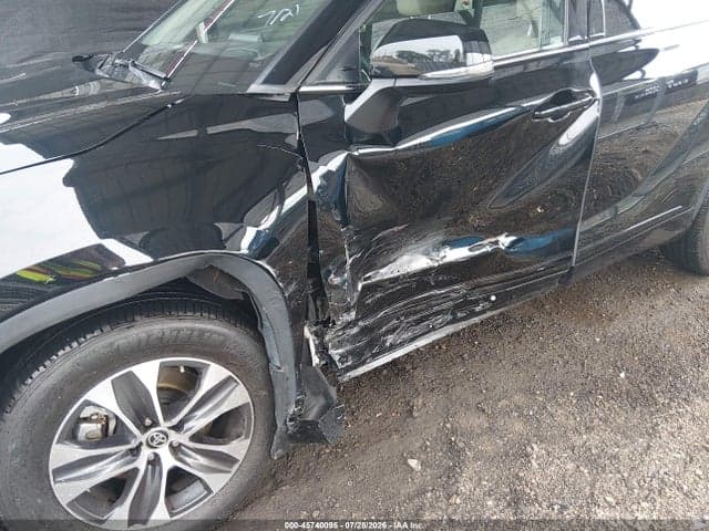 2022 TOYOTA HIGHLANDER XLE 6