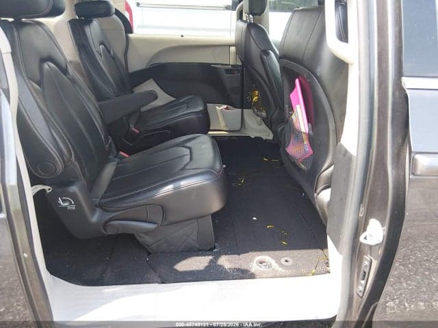 2020 CHRYSLER VOYAGER LXI 8