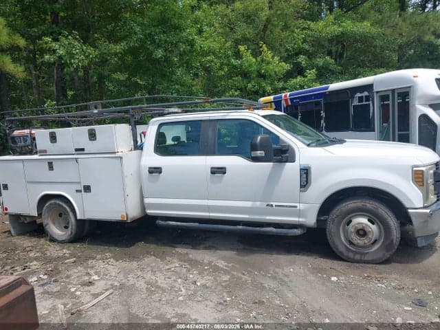 2018 FORD F-350 CHASSIS XL 13