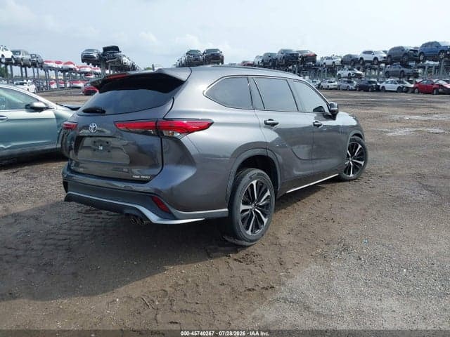 2022 TOYOTA HIGHLANDER XSE 4