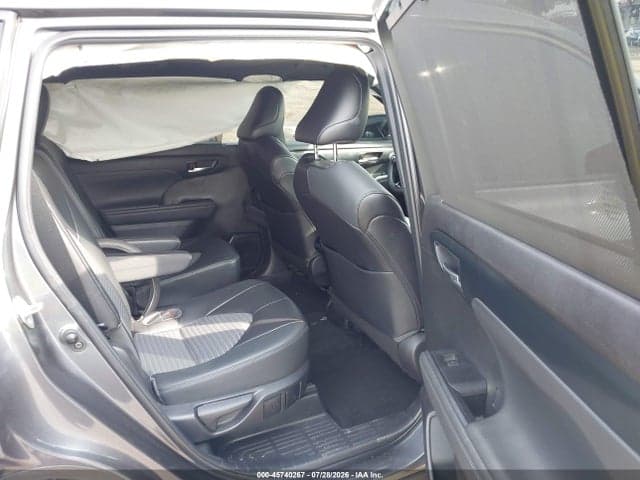 2022 TOYOTA HIGHLANDER XSE 8