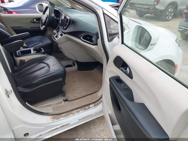 2022 CHRYSLER PACIFICA TOURING L 5